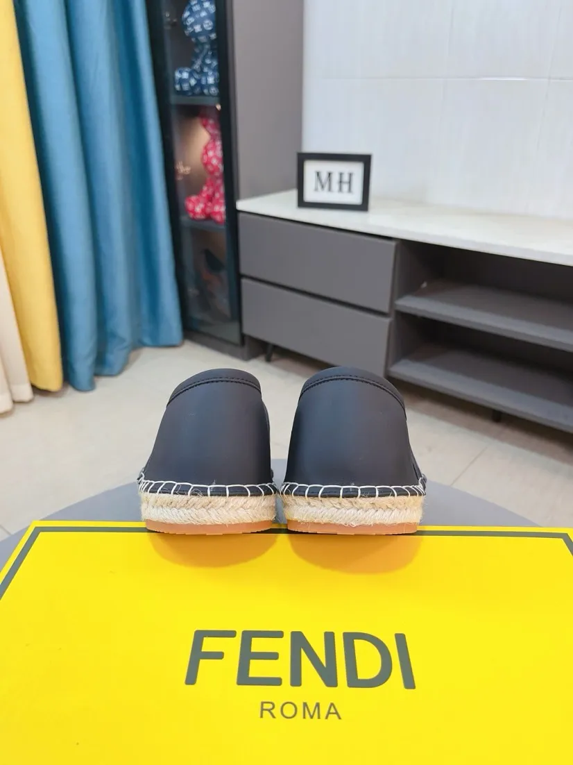 Men's shoes 💰400🌸🌸[FENDI] Fendi 💫Men's latest slip-on Loaf casual shoes ✔️The original one-to-one replica is available at the counter at the same time🏍️Fabrics: Italian imported fabrics, pure hand-pulled threads, raw rubber breathable and non-slip outsole, lining breathable and comfortable lambskin, density 100% comfortable, original rubber outsole wear-resistant ✔️Code number: 38-44, you deserve it, (Note: 45 can be customized, non-refundable and non-exchangeable)